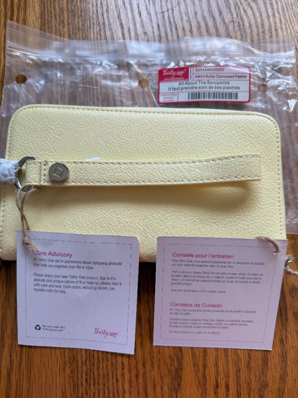 THIRTY ONE all about the BENJAMIN WALLET with wristlet NWT